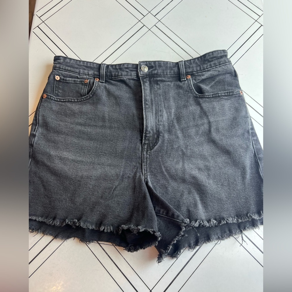 American Eagle Outfitters Charcoal Frayed Hem Jean Shorts Women's Size 14